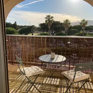 https://bel-appart-studio-terrasse-port-plages-hyeres.aixenprovencehotels.org