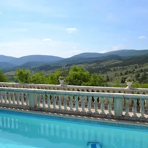 https://logis-hotel-le-vieil-amandier.fr-provencehotel.com