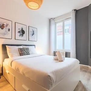 Appartement - Deux Pieces Equipe La Madeleine (Nord)