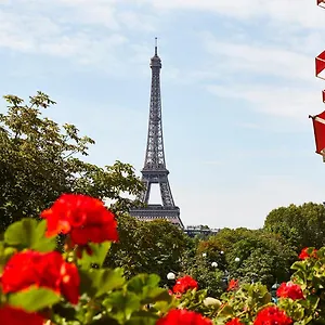 Hotel Plaza Athenee - Dorchester Collection Paris